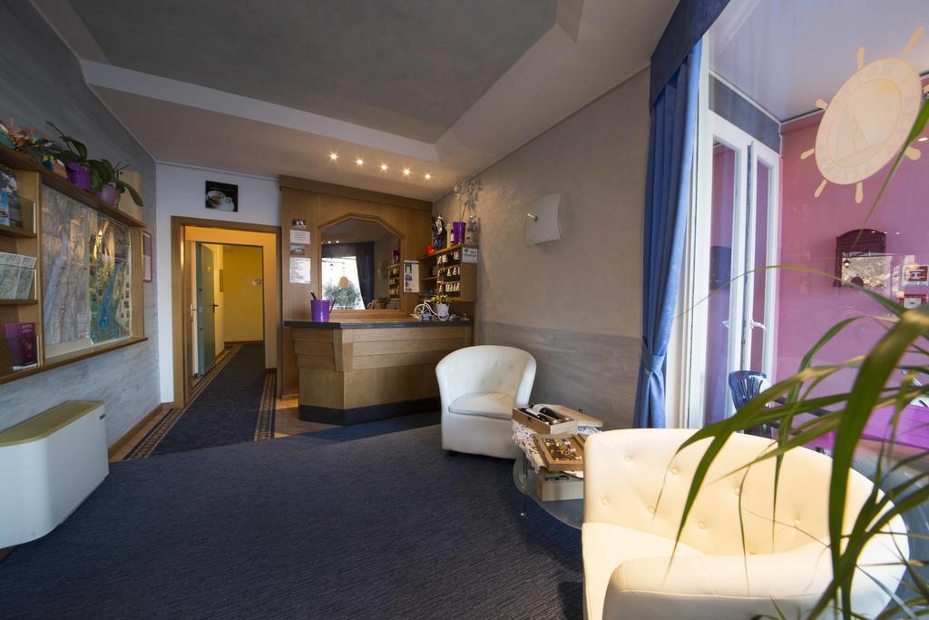Hotel Vela Azzurra Navene Экстерьер фото