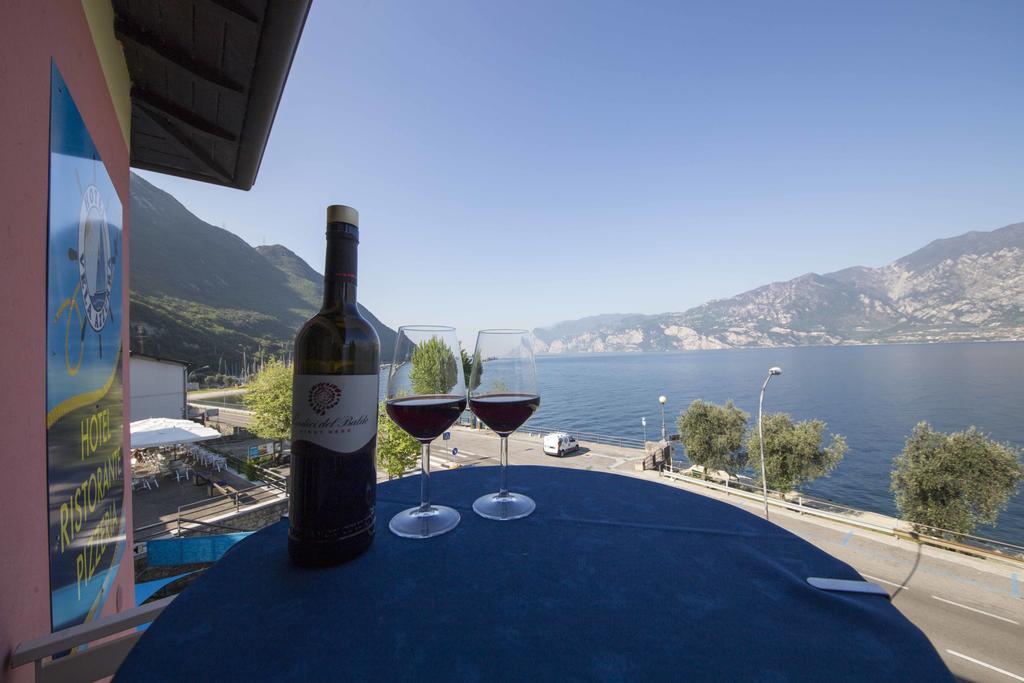 Hotel Vela Azzurra Navene Экстерьер фото