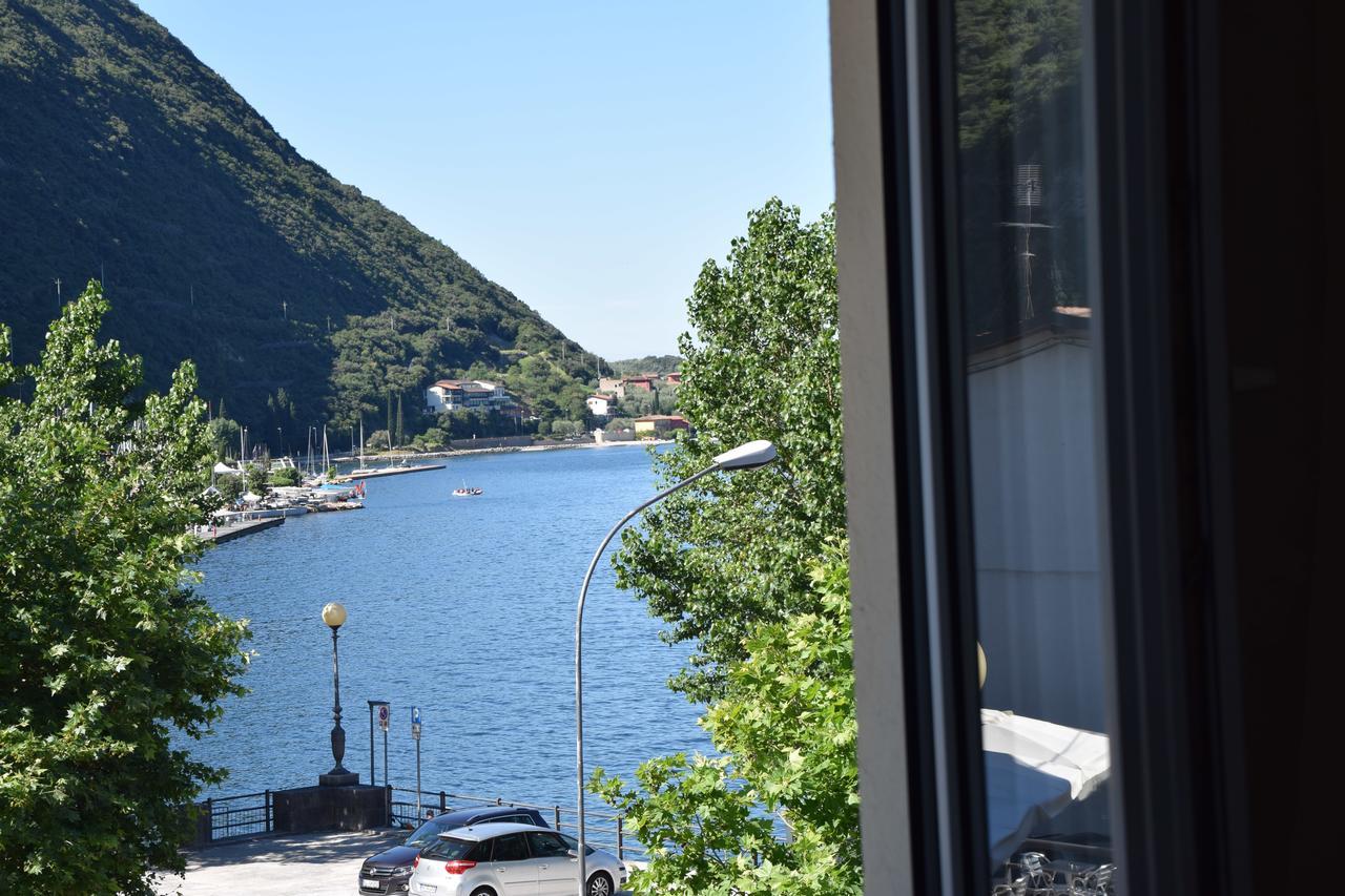 Hotel Vela Azzurra Navene Экстерьер фото
